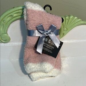 Mia & Tess Pink and White Cozy Socks NEW